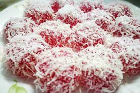 Saya melihat satu resepi di mana dia menggunakan 1 cawan sagu dengan 2 cawan air sahaja. Sagu Kelapa Dapur Siti