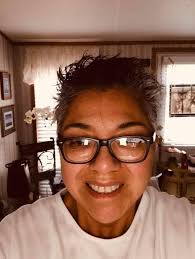 Left-handed and right-handed hair care differences