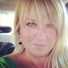 Janette Warren's Instagram, Twitter & Facebook