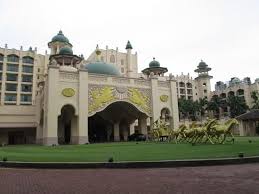 Последние твиты от palace of the golden horses (@minespgh). Entrance To Hotel Picture Of Palace Of The Golden Horses Sri Kembangan Tripadvisor