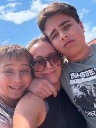 Chrissy Kelly (@lifewithgreysonandparker) • Instagram photos and videos