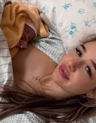 William schert sich nicht um Baby mit "Dating Naked"-Lena!