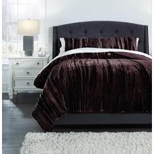Bedding Sets Q By Signature Design By Ashley Furniture And Appliancemart Signature Design By Ashley Bedding Sets Dealer