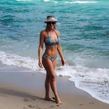 También es reconocida por su relación con el comunicador rafael araneda, con quien marcela vacarezza se casó en 1999 y tuvo cuatro hijos: . Fotos Marcela Vacarezza Compartio Imagen De Hace 23 Anos En La Playa Cooperativa Cl