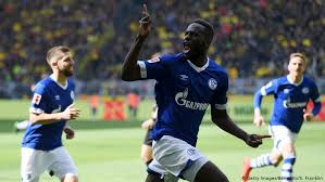 Fc schalke 04 from matchday 5 of 2020/21 season! Schalke Gewinnt Denkwurdiges Derby In Dortmund Sport Dw 27 04 2019