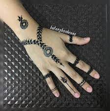 Gambar lukisan henna kekinian download now 100 gambar henna tangan y. Pin Di Gambar