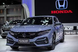 The honda civic is the car that made honda a household name. 2021 Honda Civic Vs Insight Motorbiscuit Todayuknews