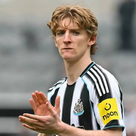  THE WRITING IS ON THE WALL FOR ANTHONY GORDON ​The fact that Anthony  Gordon remained glued to the bench AGAIN today screams of a massive  attitude issue and a future that