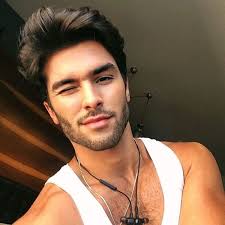 30 Best Selfie Poses For Guys To Look Charming Page 2 Of 3 Brunete