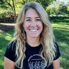 Melissa Dieter's Instagram, Twitter & Facebook