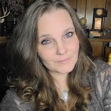 Michelle Gragg's Instagram, Twitter & Facebook