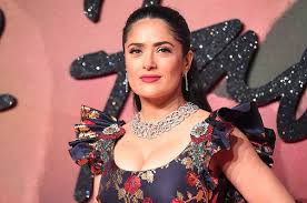 Salma hayek on the set of house of gucci in rome 04/22/2021. Salma Hayek Was Told She Wouldn T Be A Successful Actor