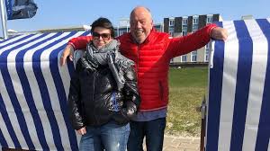 Mit seinem bruder christian hatte er das ehemalige amerikahaus und heutige europahaus gepachtet, um dort ein theater und. Zcvkgq Wrnuuim