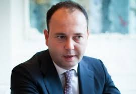 Fəhlə ölür, maaş kəsilir... Mayamidə ev alan “BOS Shelf” müdirindən  maxinasiyalar