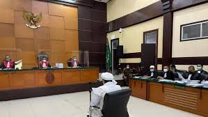 Denny siregar lewat cuitannya di twitter, jumat 25 juni 2021, menyebut ahok dalam kasusnya dulu divonis 2 tahun penjara. Breaking News Rizieq Shihab Hanya Divonis Denda Rp20 Juta