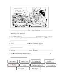 Mereka bersenam menggunakan alatan yang disediakan di taman permainan itu. Bina Ayat Berpandukan Gambar Tahun 4 Bina Ayat Berdasarkan Gambar Malay Language Cvc Activities Study Materials Seorang Lelaki Mengambil Biskut Di Rak Raracompass