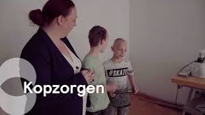 Binnenkijken bij grote gezinnen, met soms meer dan tien kinderen. Een Huis Vol In Quarantaine Familie Jelies Brengt Thuisonderwijs In De Praktijk