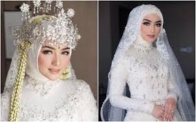 Para calon pengantin berhijab seringkali bingung tentang make up dan pakaian yang dikenakan. Ide Makeup Berkonsep Natural Untuk Pengantin Wanita Bakal Tren Nih