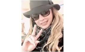 Patricia navidad, revolucionó las redes sociales luego de publicar en twitter que el cambio climático es una mentira. Paty Navidad Reacts To The Suspension Of Her Twitter Account Ruetir
