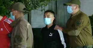 El intérprete fue parte de las personas aprehendidas por efectivos policiales luego de una. Pablo Chill E Fue Detenido Por Grabacion De Videoclip Con Mas De 40 Personas En San Joaquin El Mostrador