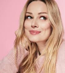 Beth Brinkley's Instagram, Twitter & Facebook