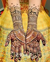Round & twisted mehndi design. Vijayadashami Mehndi Designs Navratri Mehndi Designs