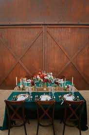 This Emerald Velvet Table Cloth Is Giving Us Heart Eyes Velvet Tablecloth Emerald Table Sweetheart Table Decor Wedding Table Settings Hunter Green Wedding