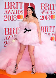Singer dua lipa, 22, wore an enormous dress that did little to flatter her. Dua Lipa In A Fluffy Dress At Brit Awards 2018 Glamistan Com Part 4