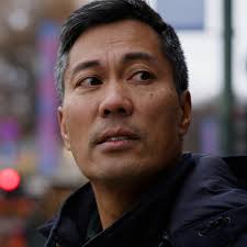 Det tok 40 år før Christian Strand våget å gå inn i sin egen  adopsjonshistorie