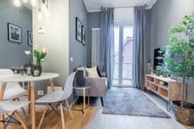 Ingresso, ampio soggiorno, cucina abitabile, due camere, due bagni, ampio balcone e cantina. Appartamento In Vendita Cologno Monzese Via Emilia 59