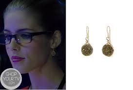 Arrow: Season 2 Episode 8 Felicity's Small Earrings