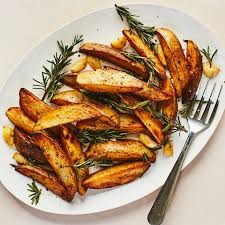 Rosemary And Garlic Roasted Potatoes Recipe Epicurious Recipes Roasted Potato Recipes Best Potato Recipes