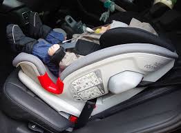 Allerdings sollten rückwärtsgerichtete kindersitze mit hosenträgergurten vorwärts gerichteten kindersitzen bis zu einem alter von circa zwei jahren immer vorgezogen werden. Auto Kindersitz Im Test Advansafix Ii Sict Von Britax Romer Ekulele Familienleben Rezepte Mode Kosmetik Reisen Und Gesundheit