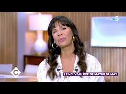 Les deux acteurs vont jouer plus d'une quarantaine de personnages : Mathilda May 3gp Mp4 Mp3 Flv Indir