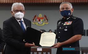 Beliau merupakan ketua polis negara yang ke lapan menggantikan tan sri mohd bakri bin hj. Bernama Acryl Sani Dilantik Ketua Polis Negara Baharu