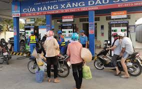 Tính đến đầu giờ sáng ngày 28/7 (theo giờ việt nam), trên sàn new york mercantile exchanghe, giá dầu thô ngọt nhẹ wti giao tháng 9/2021 đứng ở mức 72,09 usd/thùng, tăng 0,18 usd/thùng trong phiên. Gia XÄƒng Dáº§u Láº¡i Tiáº¿p Tá»¥c TÄƒng Tá»« 15h Hom Nay Bao Dan Tri