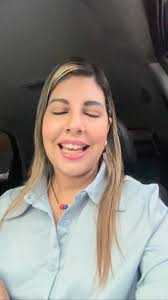 La clave no es escuchar más consejos, es aprender a filtrar de quién  vienen. No aceptes recomendaciones de personas que no viven la vida que tú  quieres, que no han logrado lo