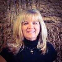 Lynne Hebert's Instagram, Twitter & Facebook