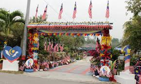 Antaranya ialah konvoi kembara merdeka jalur gemilang. Atuk Sambutan Merdeka Ke 62 Di Kampung Atuk