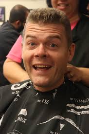 Ewan McGregor's latest role? Real-life hero. 💚 The beloved actor has  shaved his head in support of Macmillan Cancer Support, standing in  solidarity with those battling cancer. Emphasising that cancer has affected