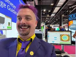 100% Ophthalmology @100% Optical