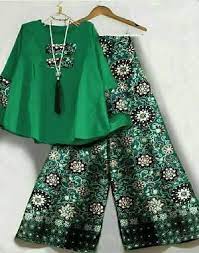 Dapatkan inspirasi terbaik kemeja batik dari enje batik yang dapat digunakan dalam referensi memilih baju batik, busana batik. Blusa De Riscas 91 African Fashion Dresses Latest African Fashion Dresses African Print Fashion Dresses