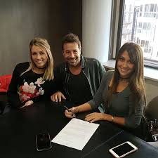 Antonella roccuzzo y sofia balbi han anunciado a través de su cuenta de instagram que se suman al black friday 2017, con rebajas en sarkany de un 30%, tanto en tienda física como online. Antonella Rocuzzo Et Sofia Balbi Madame Suarez Montent Une Affaire Ensemble Causerie