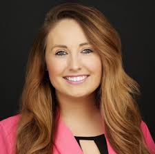 Can someone edit this photo to have a plain white or colored background?