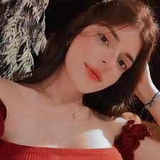 Andrea Mena (@Andreamenaa)