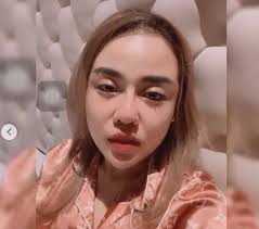 Medina Zein Dijemput Paksa Polisi dan Langsung Dibawa ke RS Polri Kramat  Jati Periksa Kesehatan