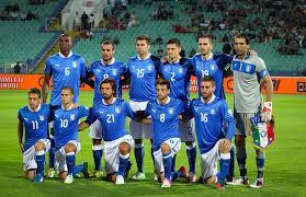Jersey italië nationale team football luca toni #9 2006/2008 home kit golden goalll s vintage rare. File Nat Team Of Italy 2012 Jpg Wikimedia Commons