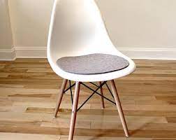 Leisuremod modern dining chair cushion pads (white) by leisuremod. Modern Seat Cushion Etsy Savillefurniture