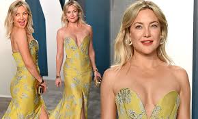 David gordon green doesn't really. Kate Hudson Is Radiant In A Glamorous Ocher And Silver Gown At The Vanity Fair Oscars Party Daily Mail Online