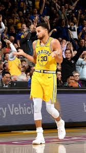 Point guard with the golden state warriors. Steph Curry Stephen Curry Basketball Nba Stephen Curry Curry Nba